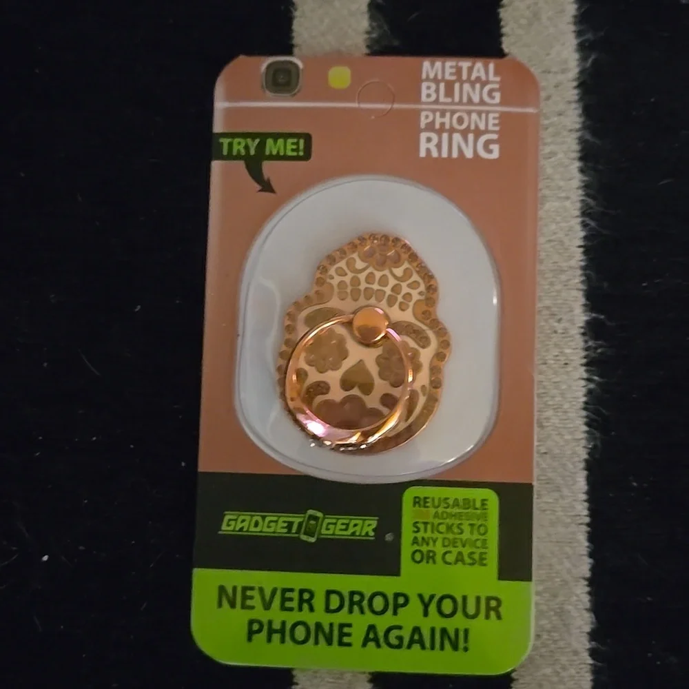 Metal Bling Phone RING looks like a clown?
